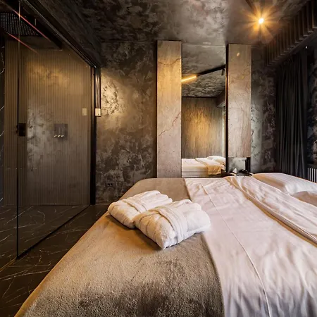 Virtual Dreamscape With Jacuzzi Apartment Brasov