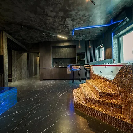 Virtual Dreamscape With Jacuzzi Apartment
