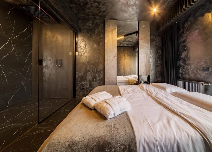 Virtual Dreamscape With Jacuzzi Apartment Brasov