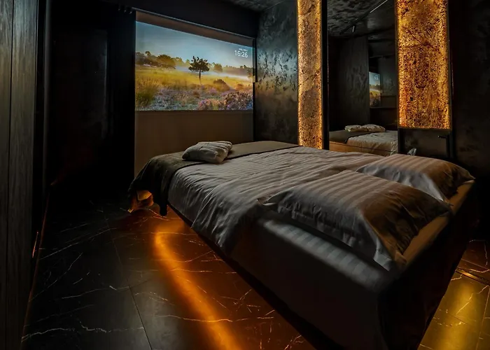 Virtual Dreamscape With Jacuzzi Brassó