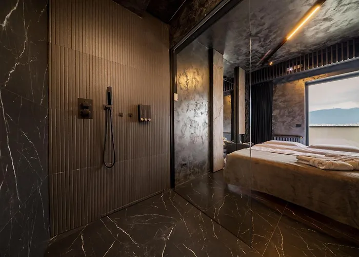 Virtual Dreamscape With Jacuzzi Apartment